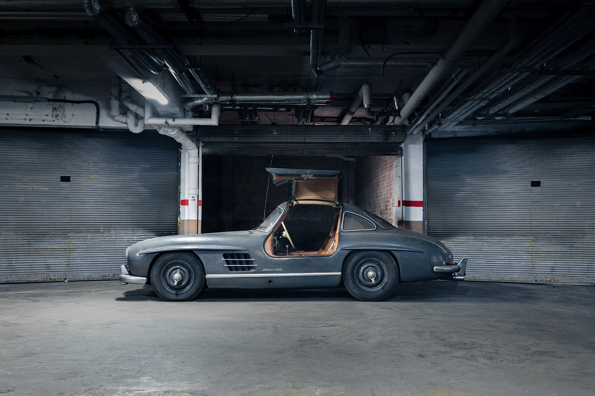Mercedes 300 SL Gullwing z Paryża. Aukcyjny „barn find”, który rozpala wyobraźnię kolekcjonerów
