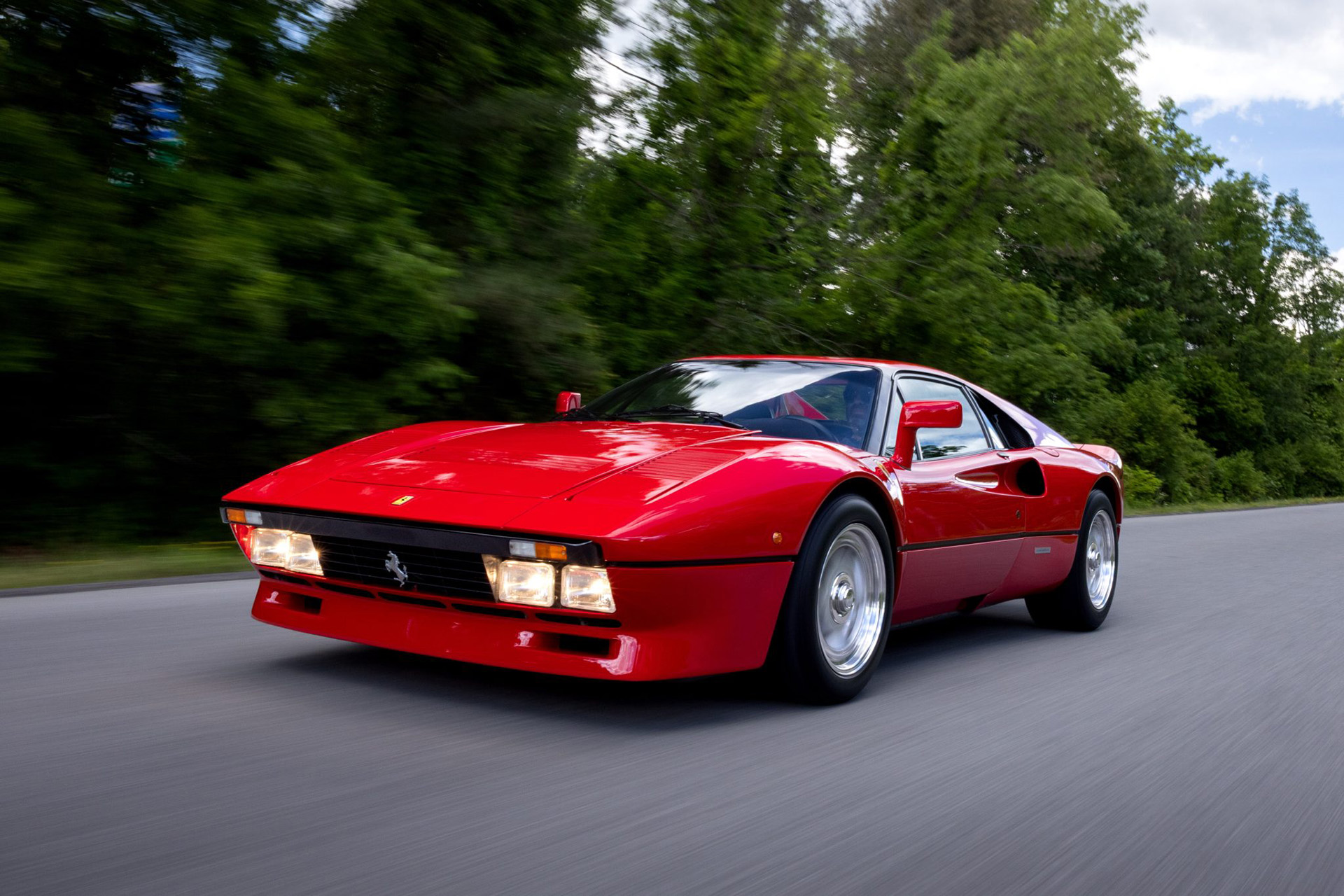 Ferrari 288 GTO na 250-tysięcznej aukcji Bring a Trailer